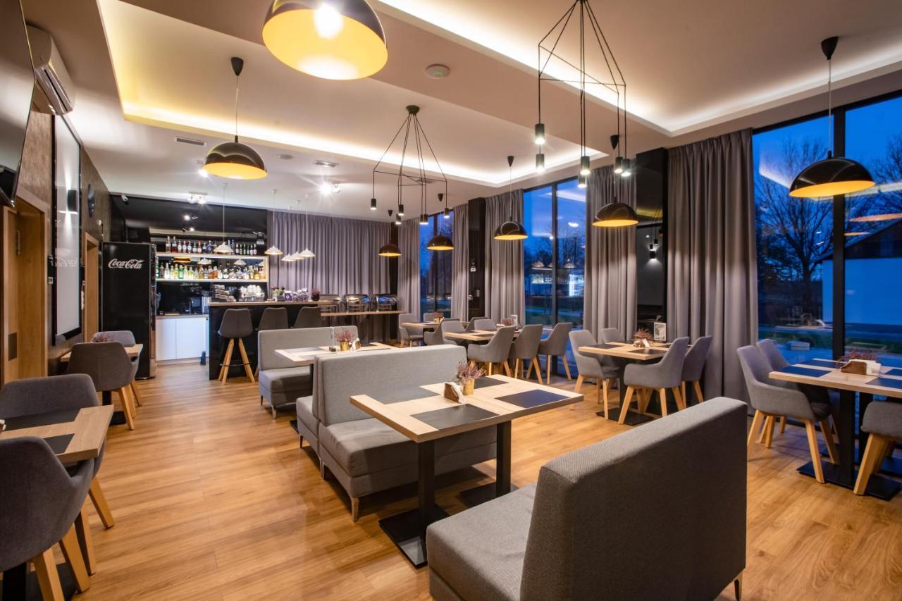 Holistic Hotell Solec-Zdrój Eksteriør bilde